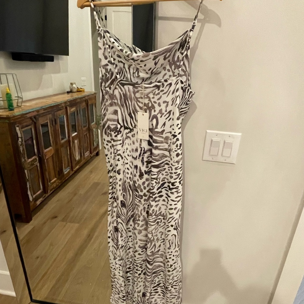 Vici Exclusive + Fate white leopard midi dress